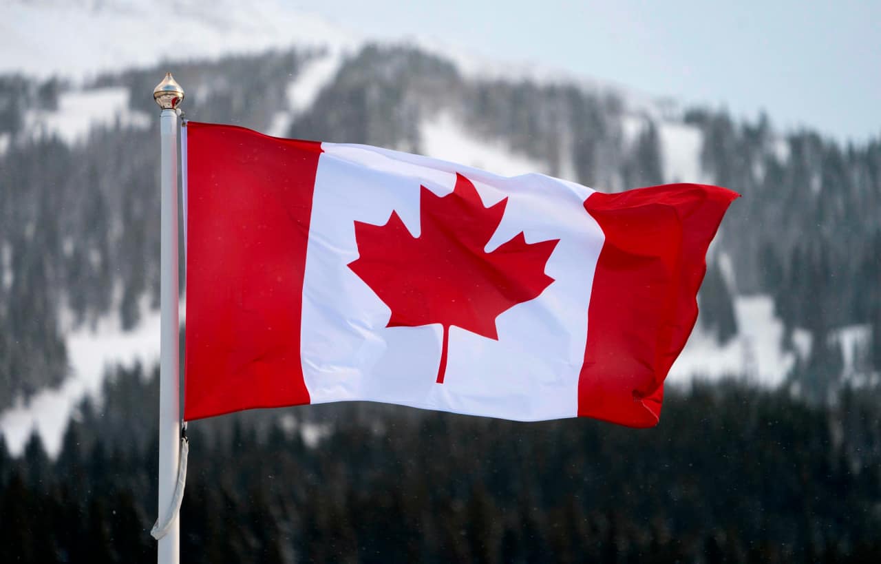 Canada GDP Dips 0.1% in First Quarter